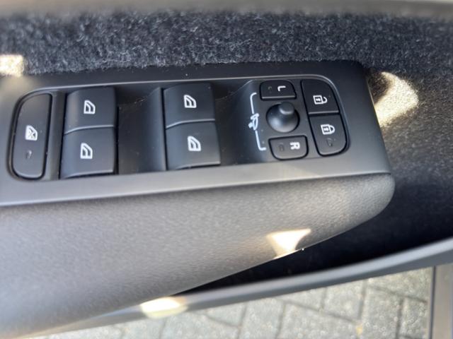 Volvo XC40 Momentum D3 2WD Autom. SSD AHK*