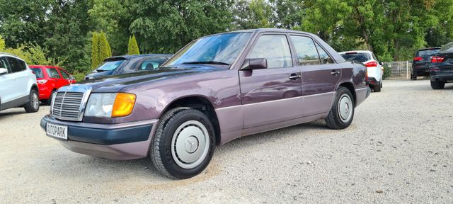 Mercedes-Benz 230 E Limousine H-Kennzeichen TÜV NEU!