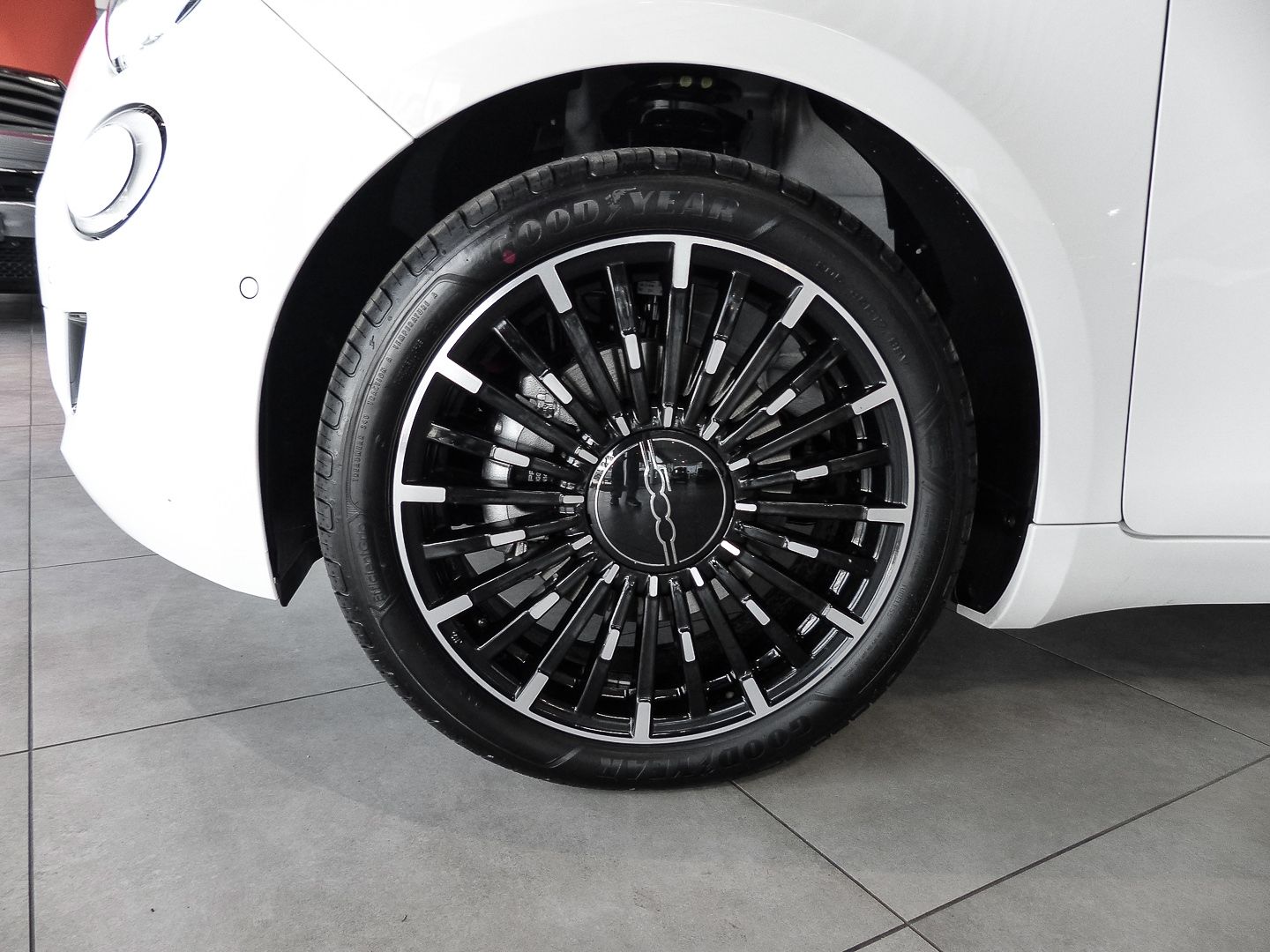 Fiat 500e Icon 42 kWh // Style-Paket // Komfort-Paket imagem 3