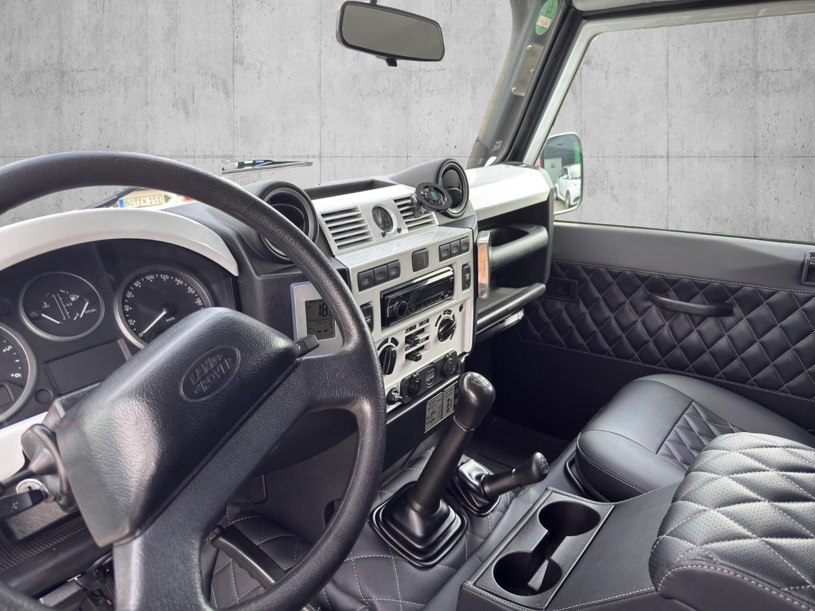 LAND ROVER DEFENDER - 90 HARD TOP -  122 CV - BVM