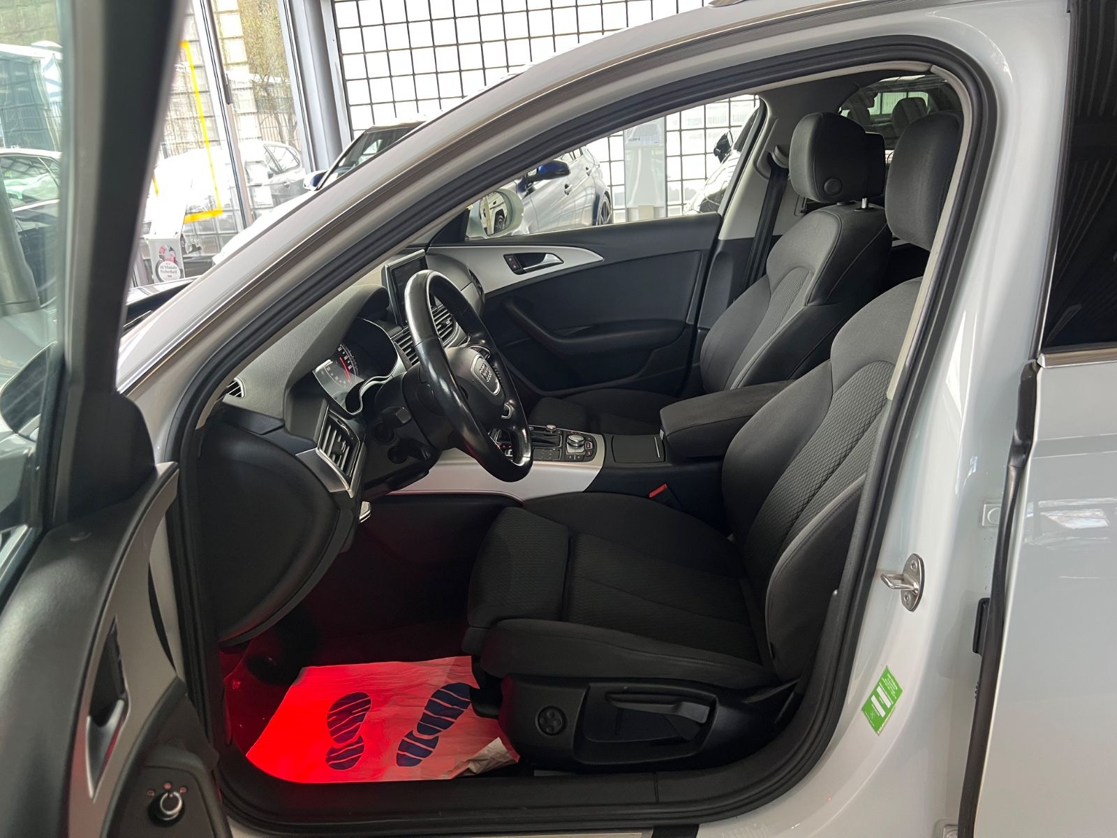 Fahrzeugabbildung Audi A6 Avant 2.0 TDI quattro