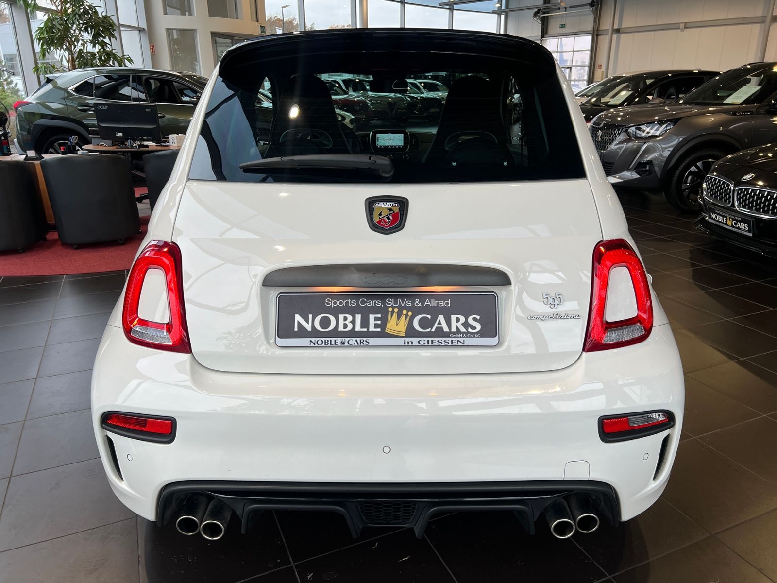 Fahrzeugabbildung Abarth 595 Competizione LEDER XEN NAV PDC ALU