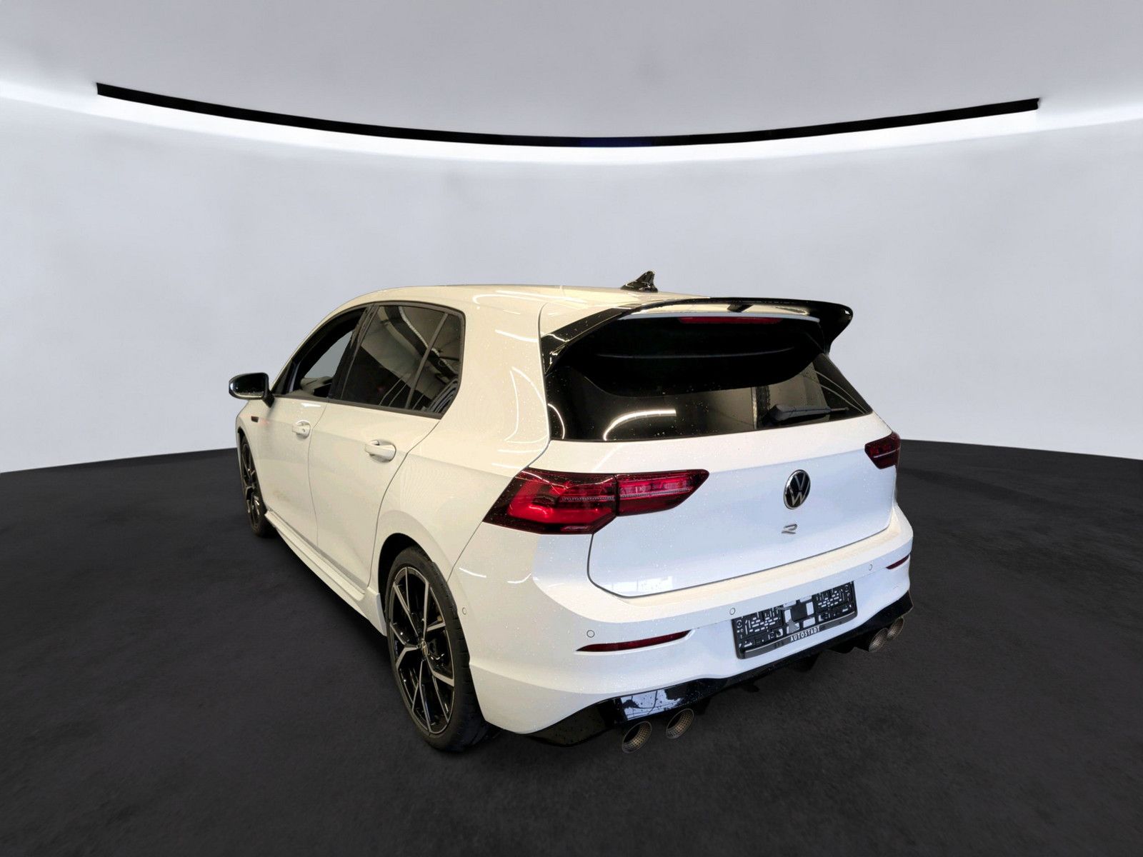 Volkswagen Golf VIII R 2.0 TSI 4M DSG Akra CAM Pano Navi IQ foto 5