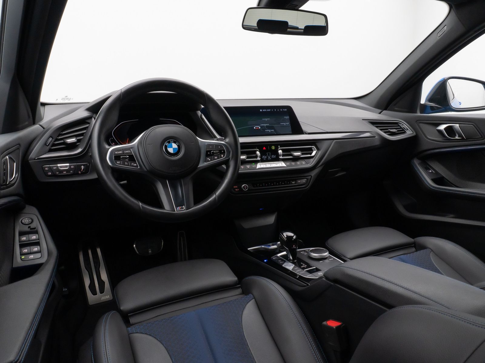 Fahrzeugabbildung BMW 118i M Sport Kamera DAB Geschwindigkeitsreg LED