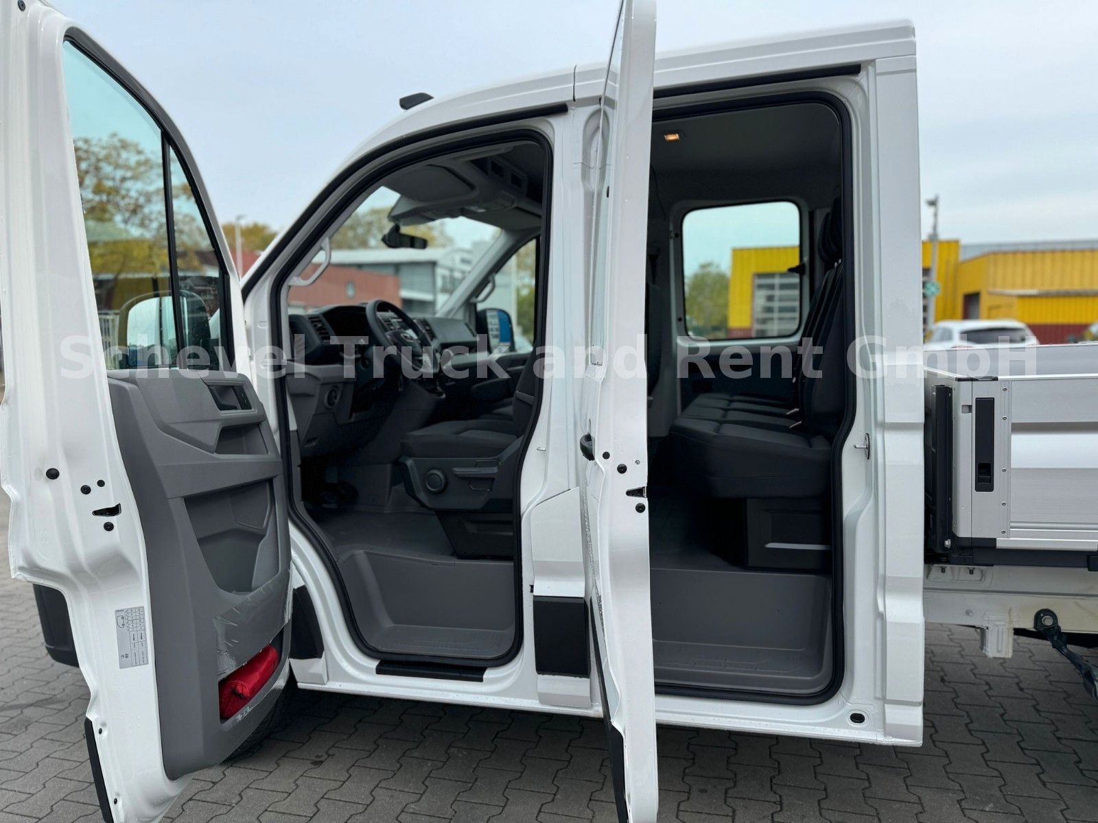 Fahrzeugabbildung MAN TGE 3.160 DoKa Pritsche *Kurz* 3,5 AHK Schalter