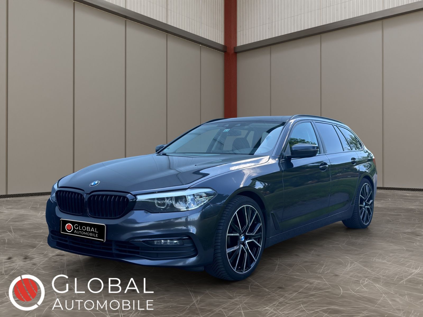 BMW 520i Touring°AHK°H&amp;K°KAM°NAVI°LEDER