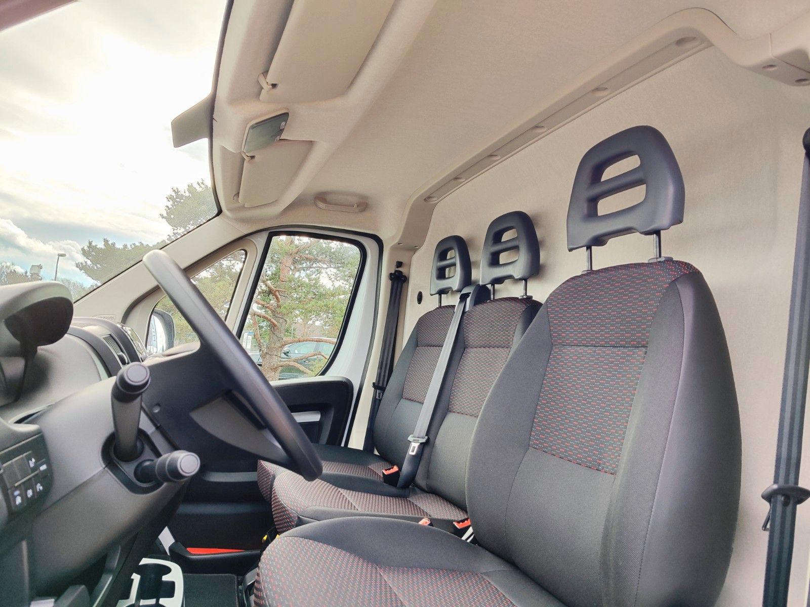 Fahrzeugabbildung Opel MOVANO L4H2 140 3,5toHEAVY+KLIMA+ALLWETTERREIFEN