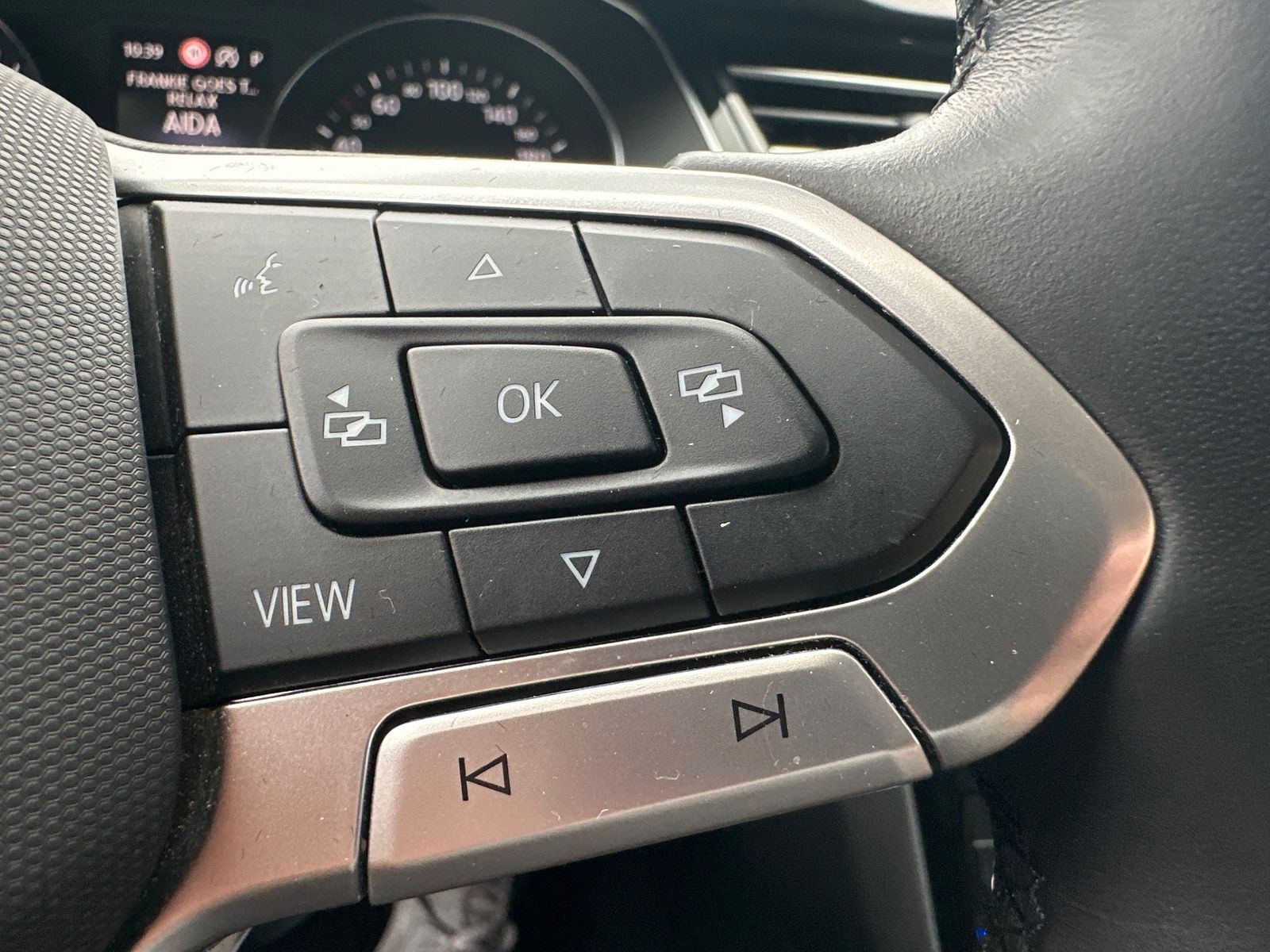 Fahrzeugabbildung Volkswagen Passat Variant 2.0 TDI DSG Business NAV+LED+AHK