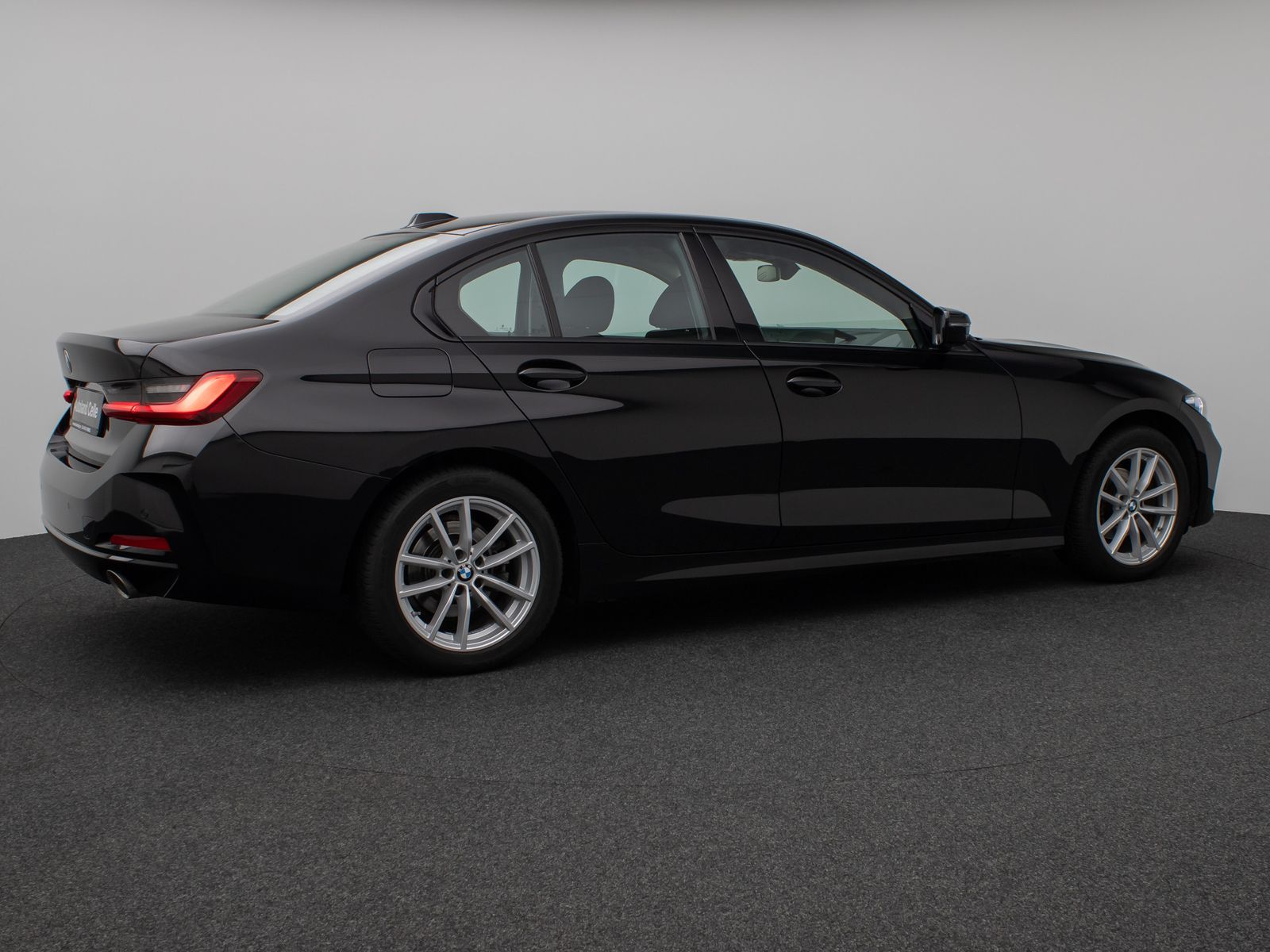 Fahrzeugabbildung BMW 318i DAB PDC Widscreen Geschwindigkeitsreg LED