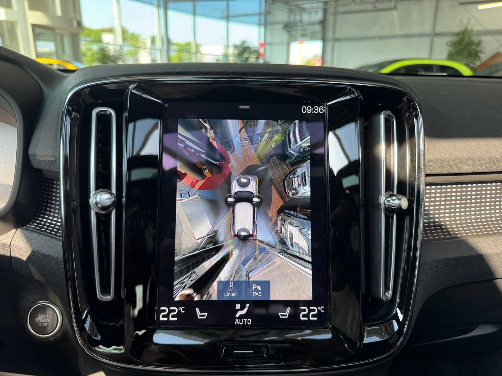 Fahrzeugabbildung Volvo XC40 R Design 2WD PANO LED NAVI SHZ
