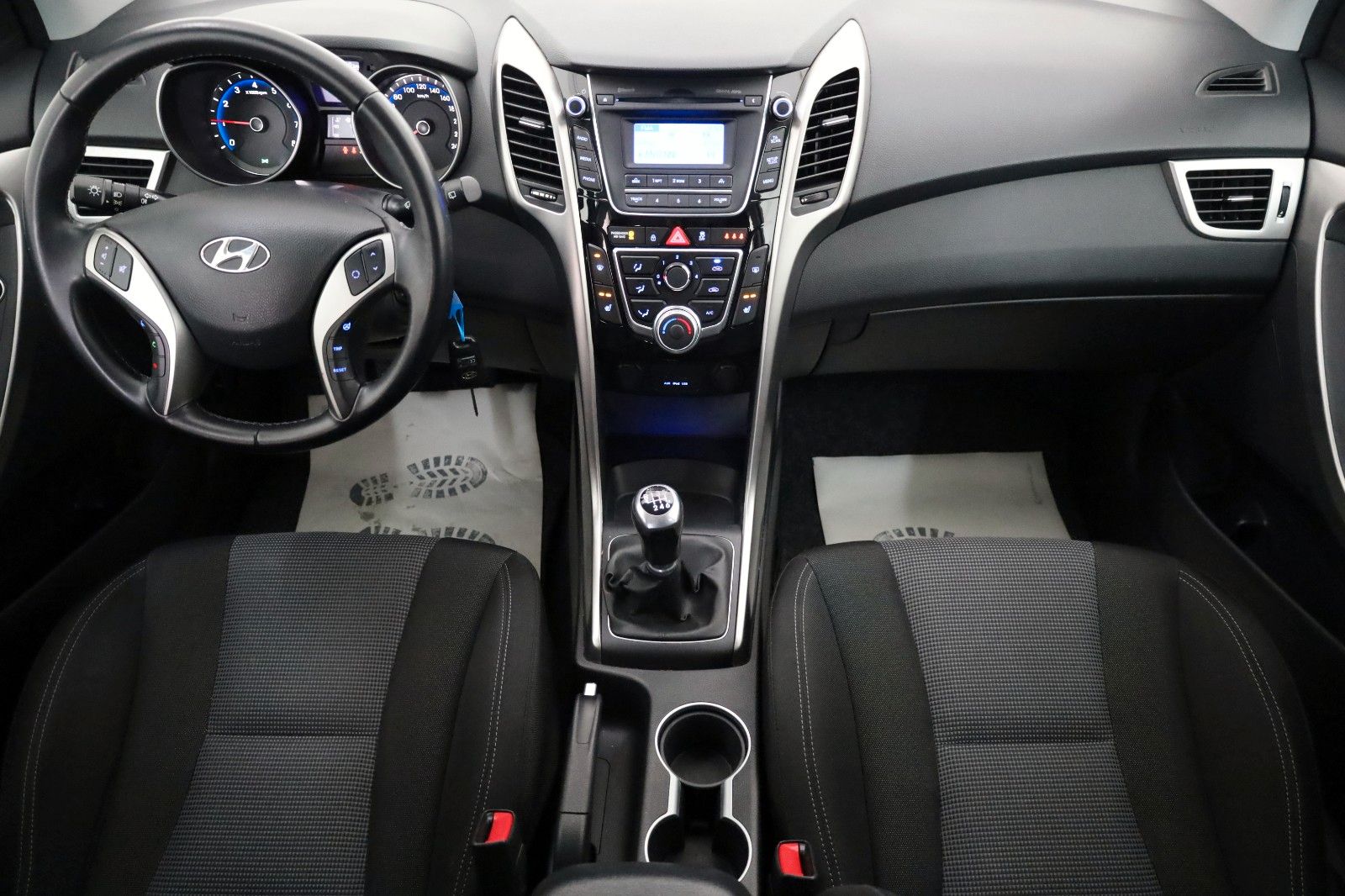 Fahrzeugabbildung Hyundai i30 FIFA World Cup Edition SH,PDC,8 fach bereift