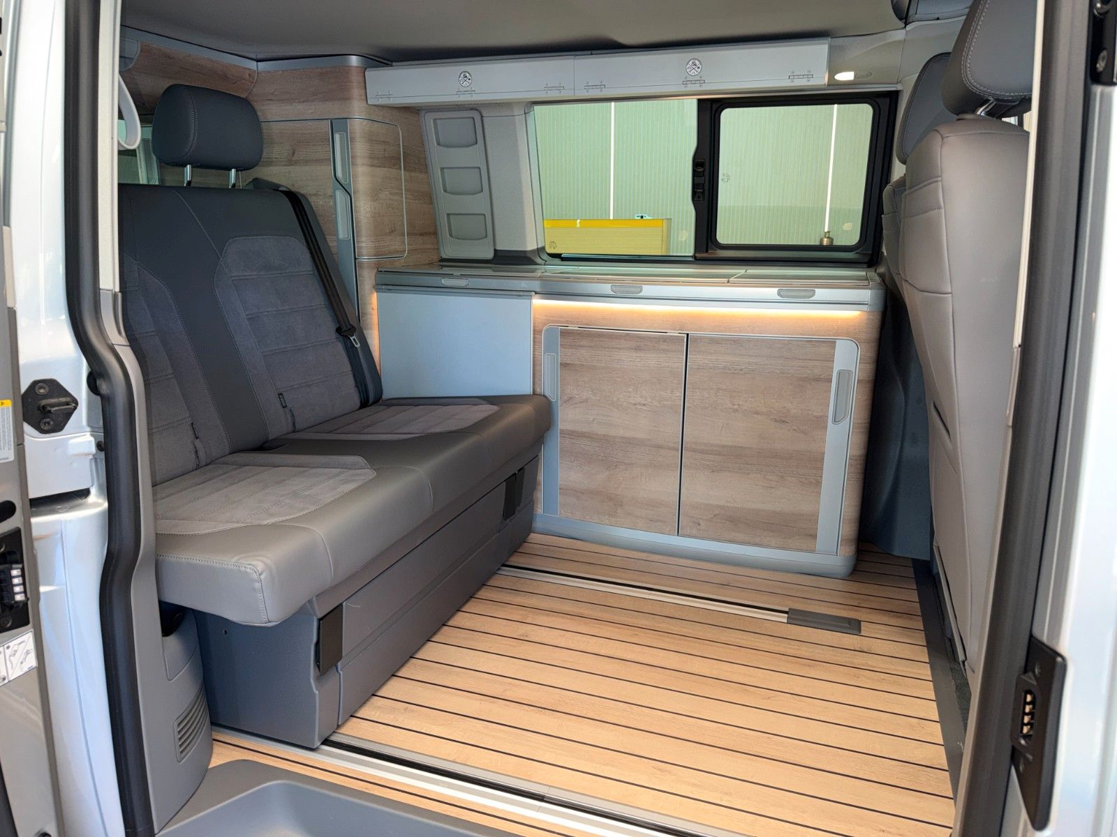Volkswagen T6.1 California Ocean FWD 2.0 TDI 150PS DSG foto 24