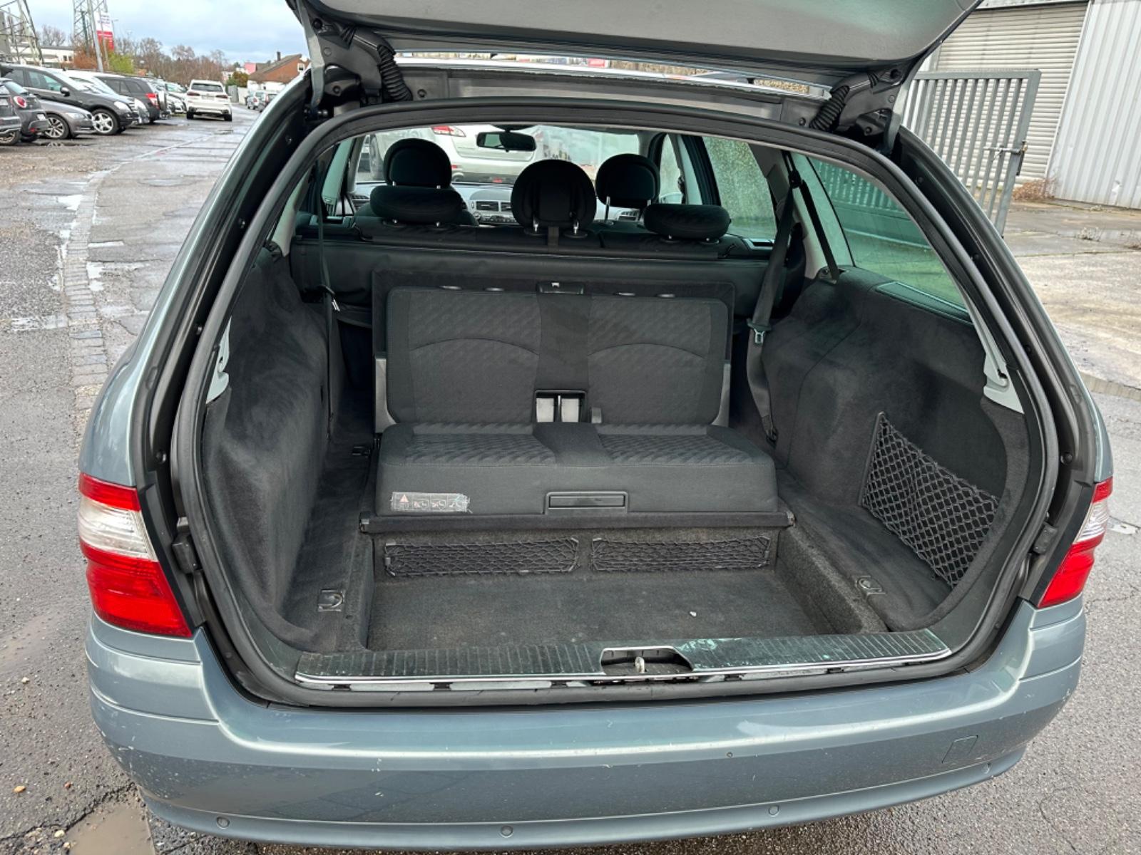 Mercedes-Benz E 220 T CDI 7-Sitzer / Navigation/6 Gang