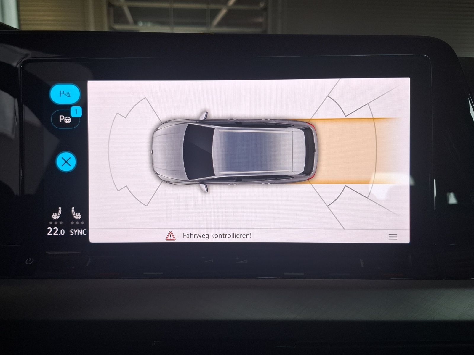 Fahrzeugabbildung Volkswagen Golf VIII Variant eTSI Life DSG LED+ Navi STHZ A