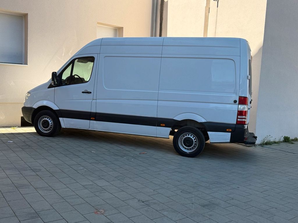 Image of Mercedes-Benz Sprinter