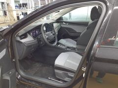 SKODA Combi 2.0 TDI Tour LED Matrix AHK 360Grad Virtul