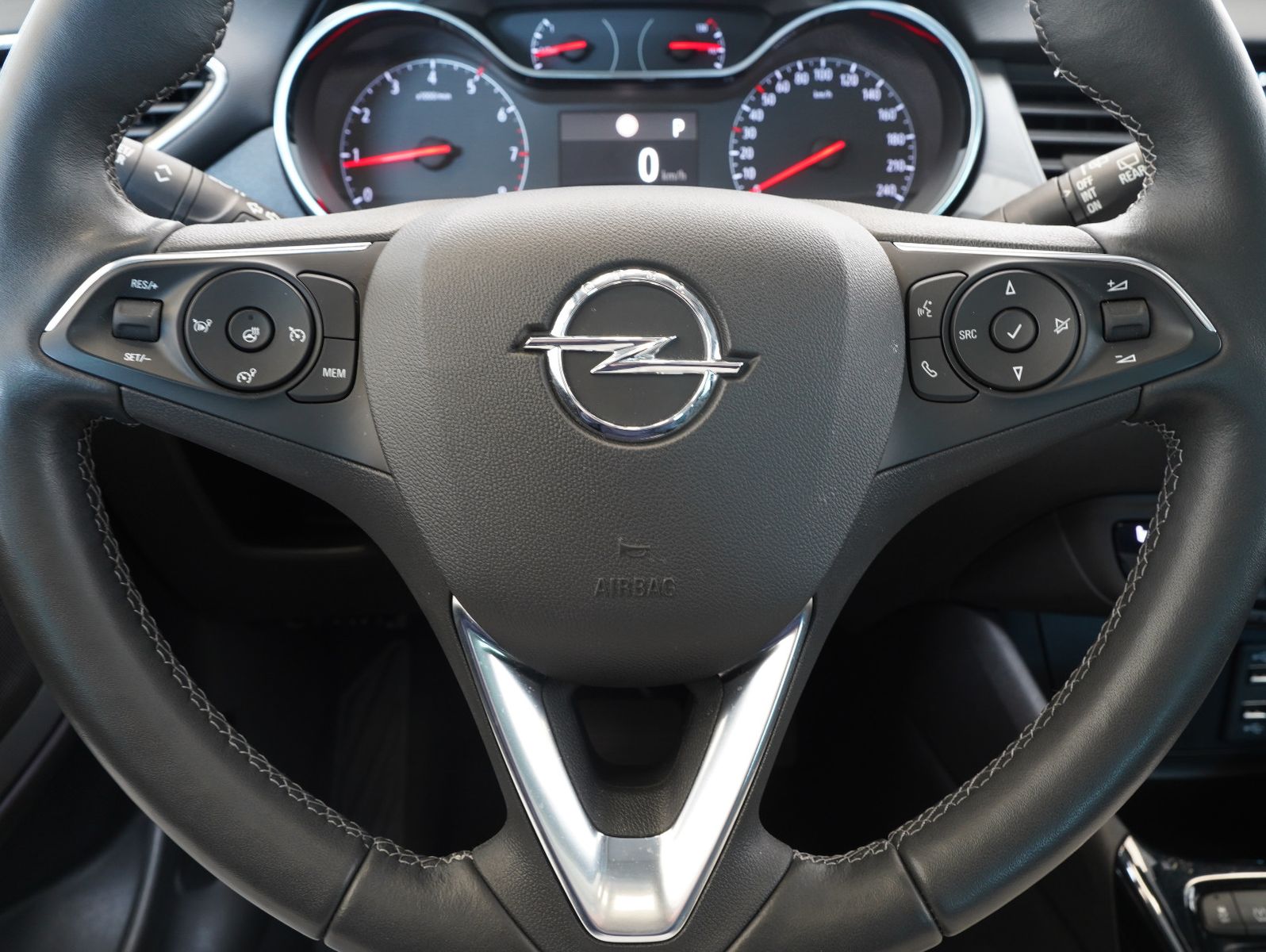 Fahrzeugabbildung Opel Crossland (X) 1.2 Turbo Elegance LED/NAVI/PANO