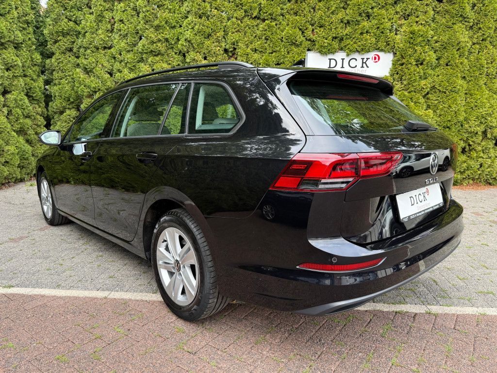 Fahrzeugabbildung Volkswagen Golf 2.0 TDI Life LED+NAVI+SHZ+AMBI+ACC+CARPLAY