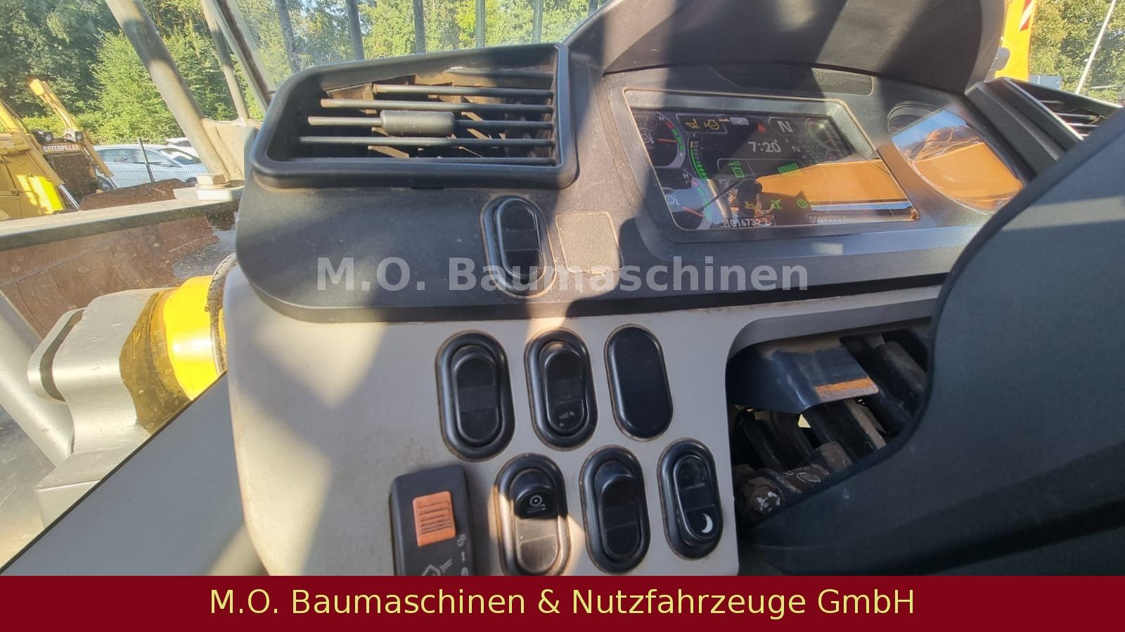 Fahrzeugabbildung Komatsu WA 470-8 / ZSA / Waage / AC/