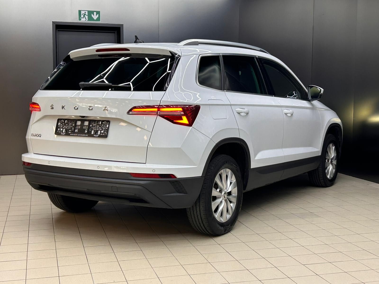 Fahrzeugabbildung SKODA Karoq 1.5 TSI Ambit Sport DESIGN+VIRTU+KAM+LED+