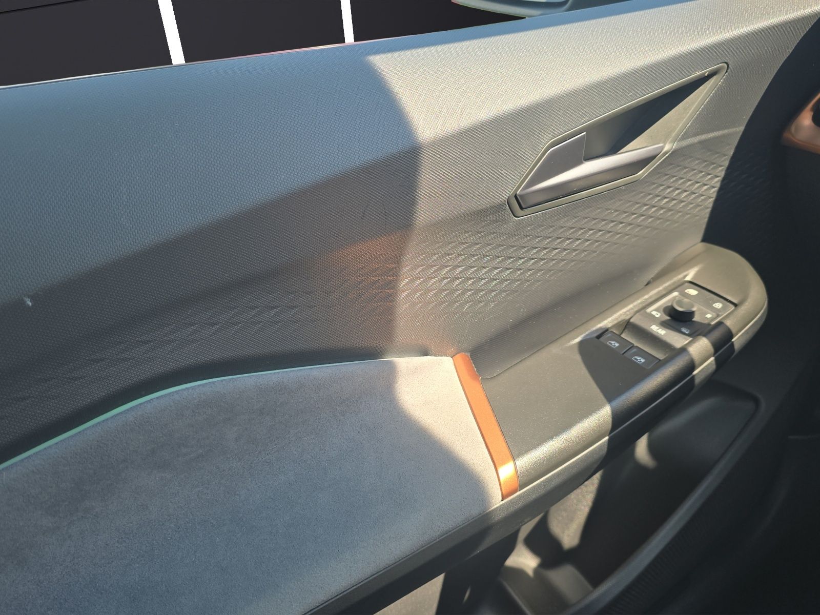 Fahrzeugabbildung CUPRA Born LED Navi ACC 4xSHZ RFK AREA VIEW
