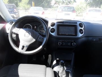Volkswagen Tiguan - 11