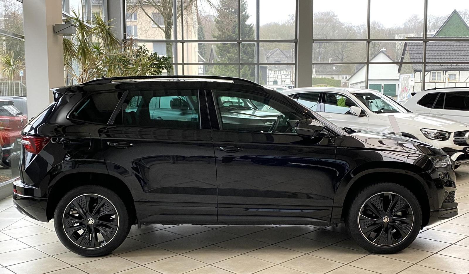 Skoda Karoq Sportline 1,5TSI DSG*AHK*NAVI*ACC*CARPLAY*
