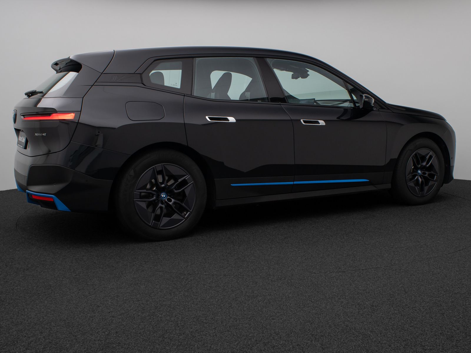 Fahrzeugabbildung BMW iX xD40 Panorama Kamera HiFi Komfort SkyLounge