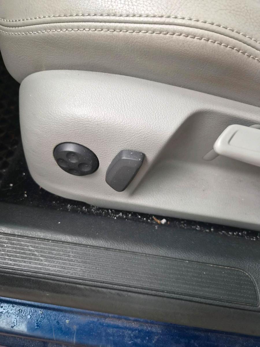 Volkswagen Passat 2009 — photo 15