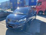 Peugeot Traveller 1,6l BlueHDi 115 S&S 6-Gang Allure... - Peugeot Traveller mit Diesel-Antrieb: Vollleder