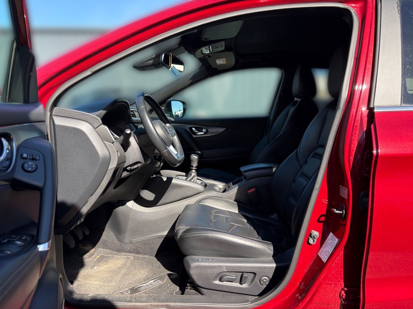 Fahrzeugabbildung Nissan Qashqai 1.3 DIG-T 103 kW Tekna + 4x2*Navi*360°Ka
