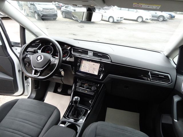 Fahrzeugabbildung Volkswagen Touran/R-Line/Highline/1.Hd/Navi/59TKM/