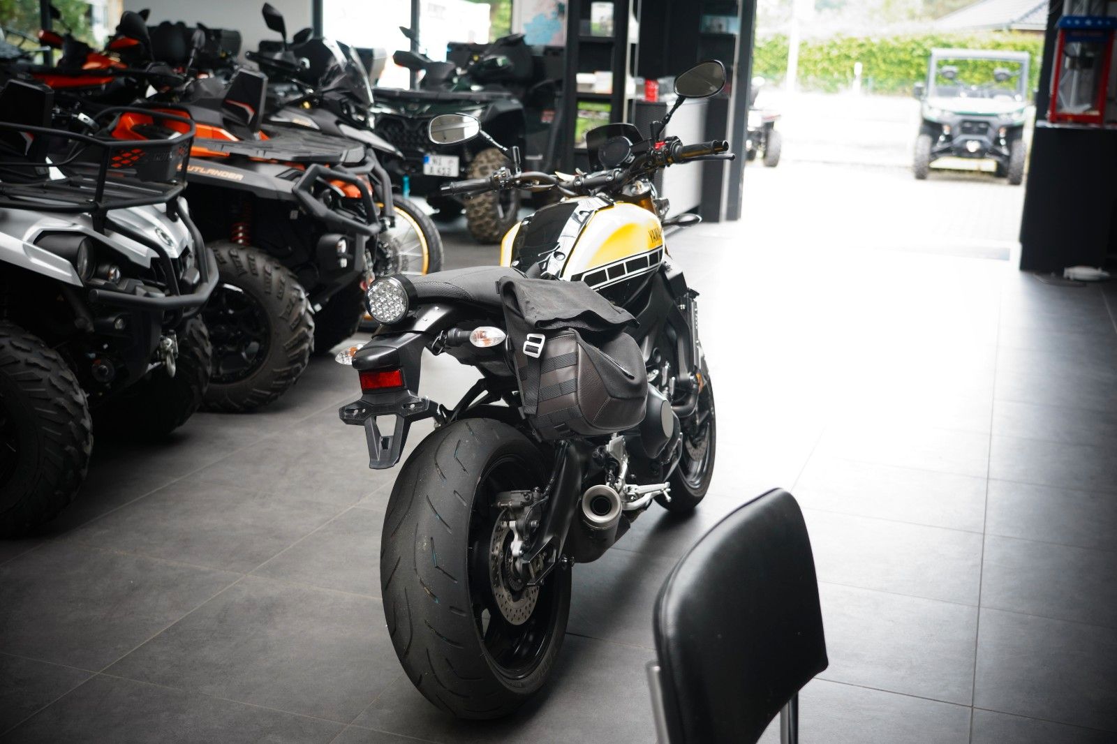Fahrzeugabbildung Yamaha XSR 900 Top Zustand