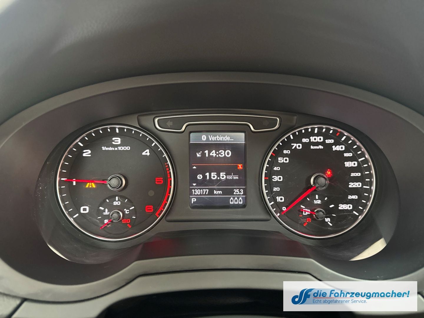 Fahrzeugabbildung Audi Q3 2.0 TDI quattro S line Sportpaket AD El. Pano