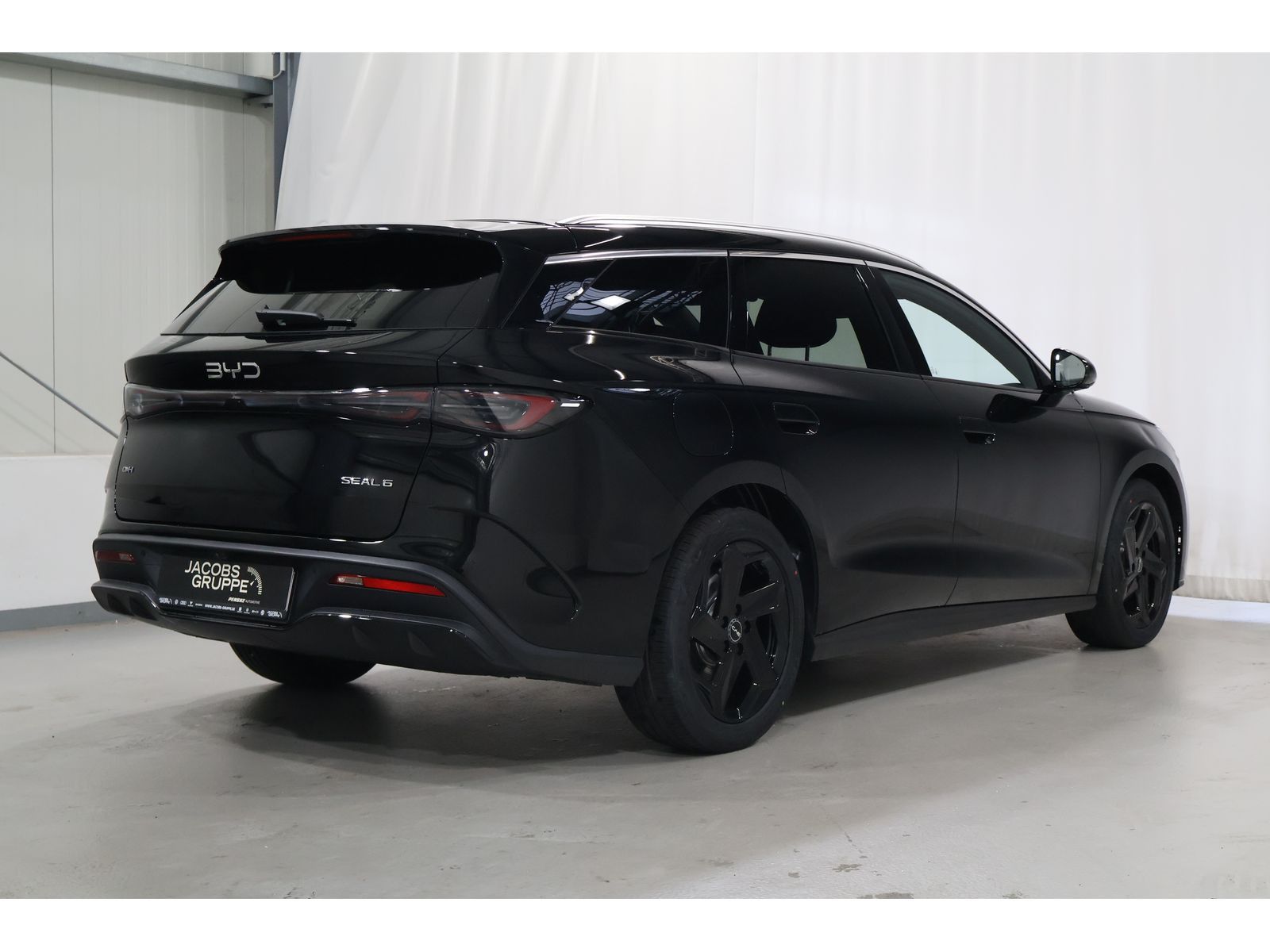 BYD SEAL 6