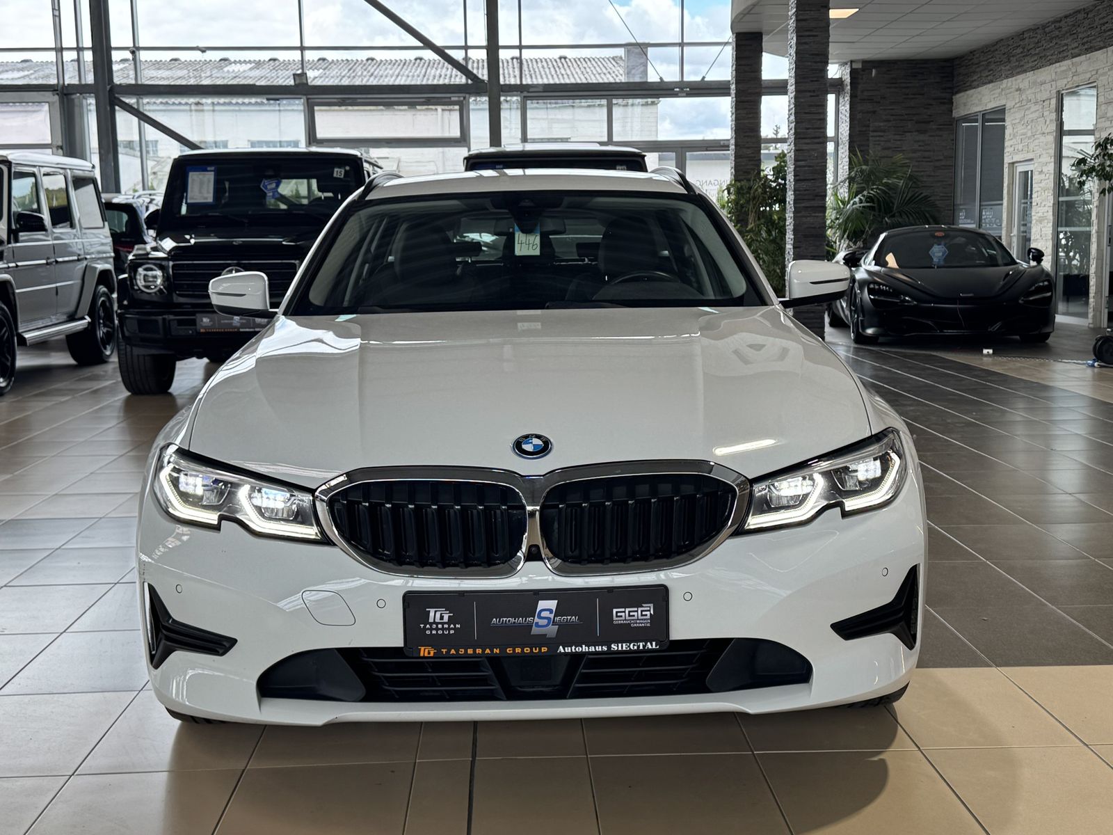 BMW 320 e xDrive Advantage 360Cam Leder Laser AHK imagem 2