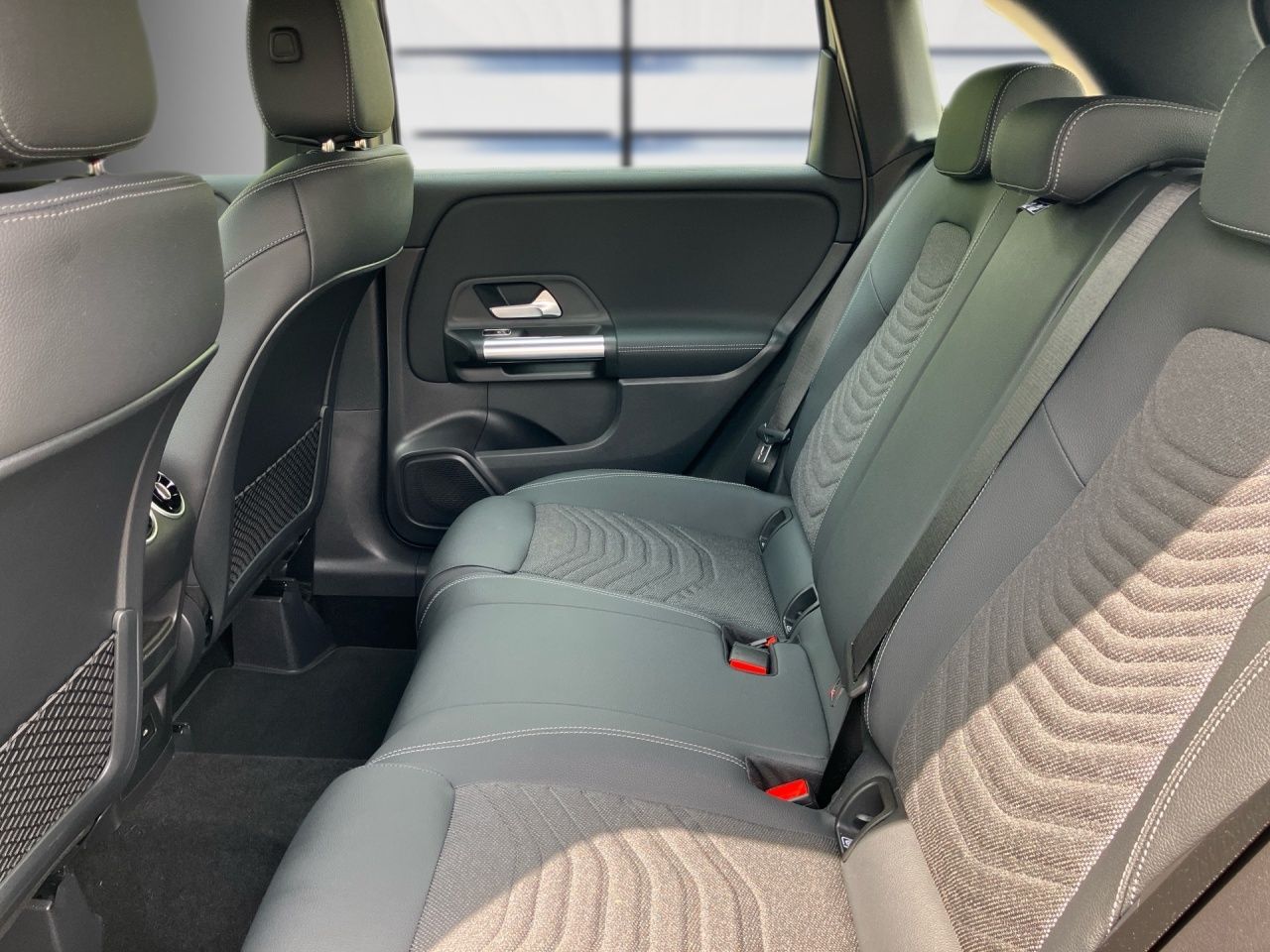 Fahrzeugabbildung Mercedes-Benz B 200 PROGRESSIVE+AHK+LENKRADHEIZ+KLIMAAUTOM+LED