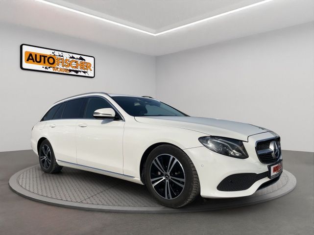 MERCEDES-BENZ E 220 d  Avantgarde  Comand  LED  HUD  Kamera