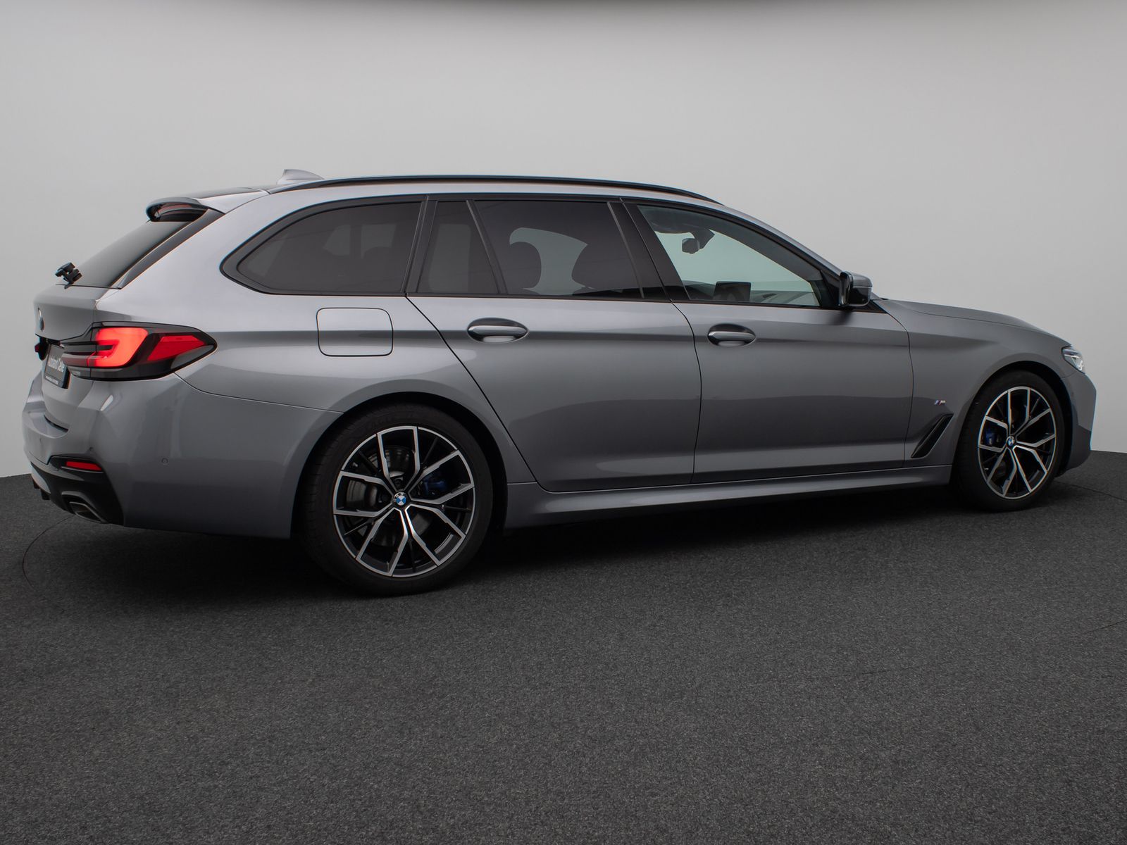 Fahrzeugabbildung BMW 530i M Sport Panorama 360°Laser HUD DAB H/K 19"