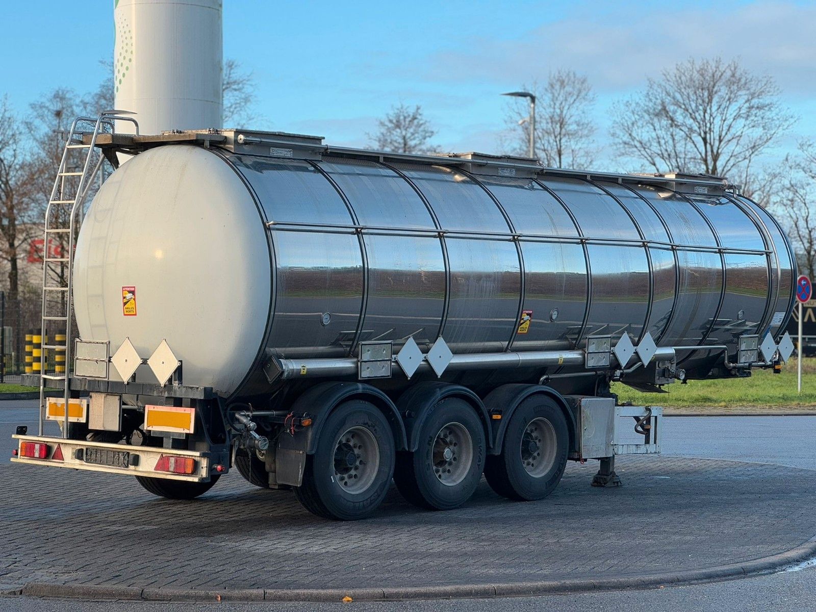 Fahrzeugabbildung Feldbinder 3 Kammer VA Chemie Tankauflieger