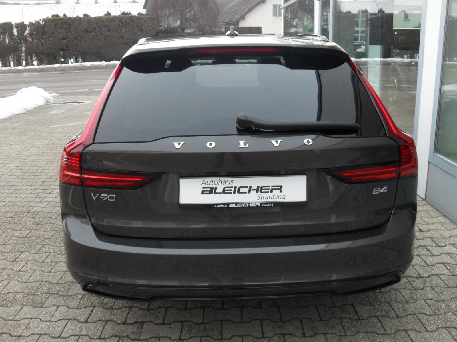 Fahrzeugabbildung Volvo V90 B4 Kombi Plus Dark | Standheizung / Timer