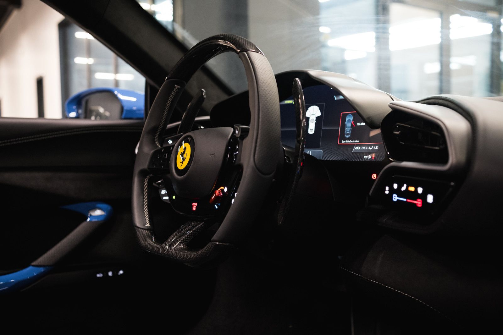 Fahrzeugabbildung Ferrari 296 GTS Sonderfarbe-Lift-Carbonsitz-Hifi-System