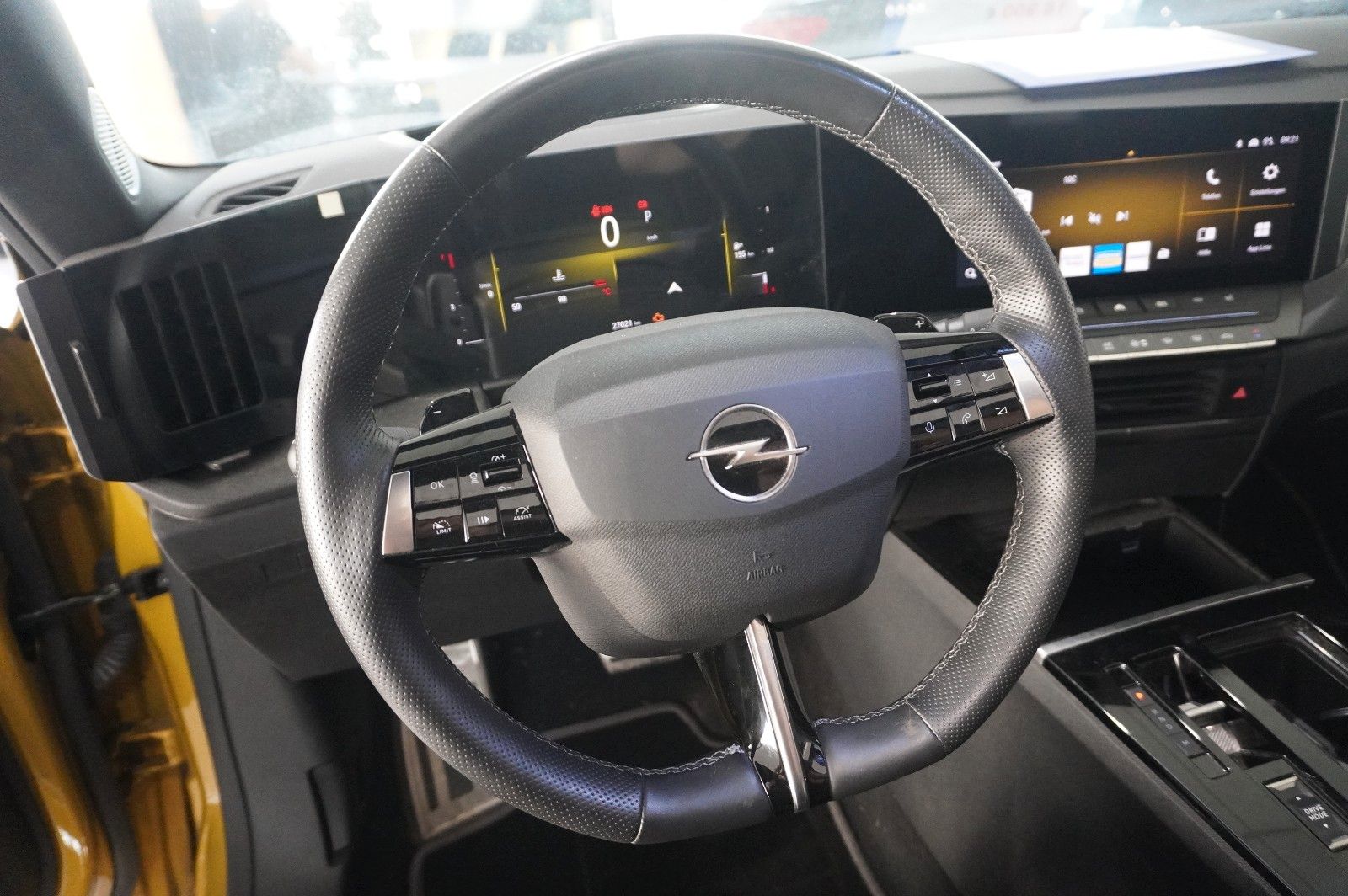 Fahrzeugabbildung Opel Astra L Lim. 1.2T ULTIMATE NAVI/LED/360°/PANO/SH