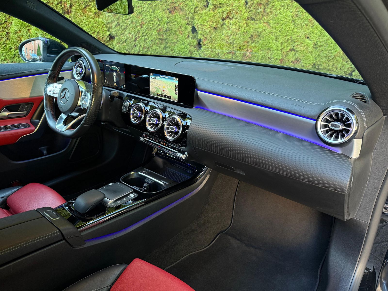 Vehicle illustration Mercedes-Benz CLA 200 Shooting Brake AMG LINE 8G LED+AHK+STHZ