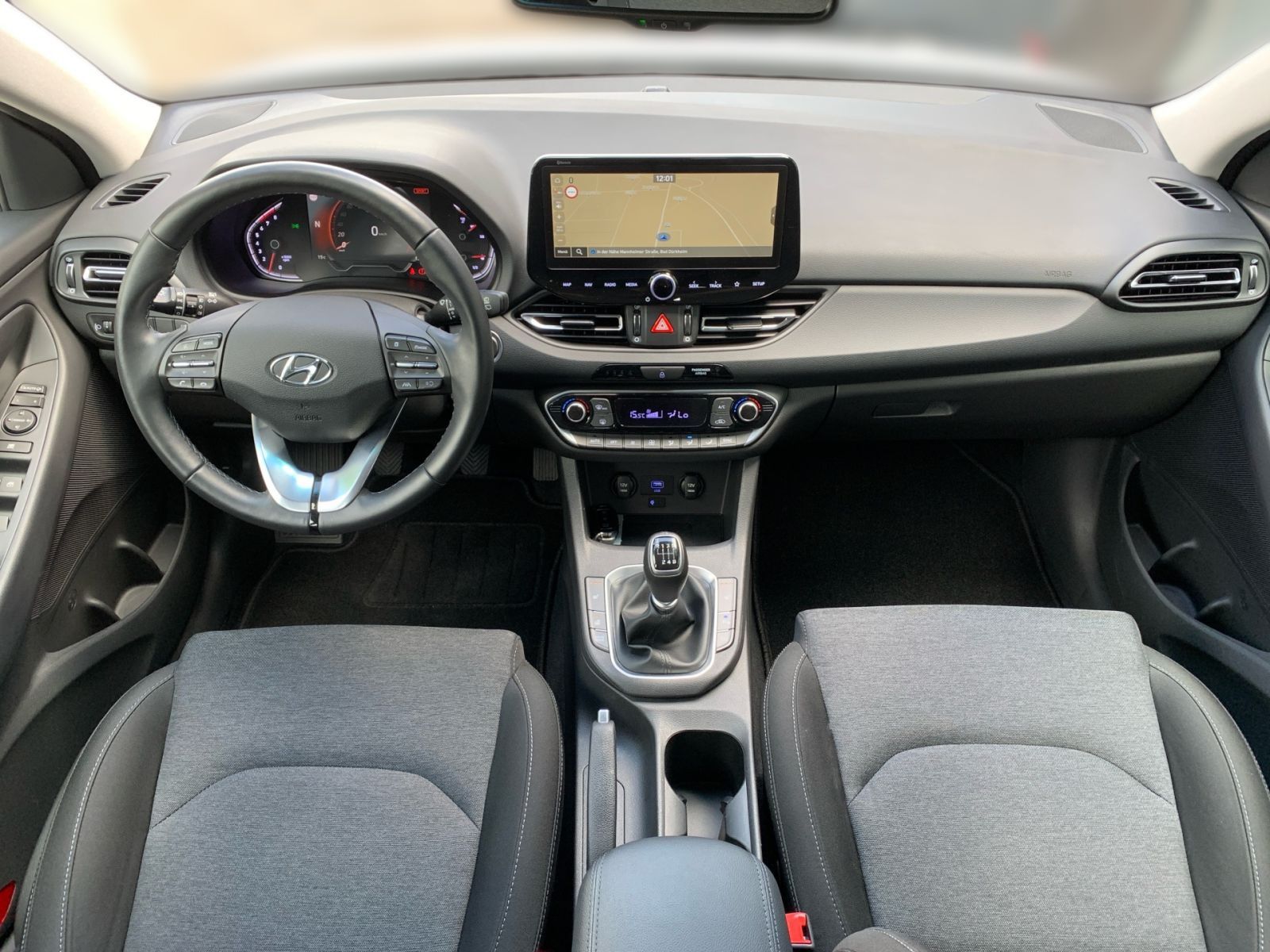 Fahrzeugabbildung Hyundai i30 Kombi 1.5 T-GDI Trend Mild-Hybrid Navi Komfo