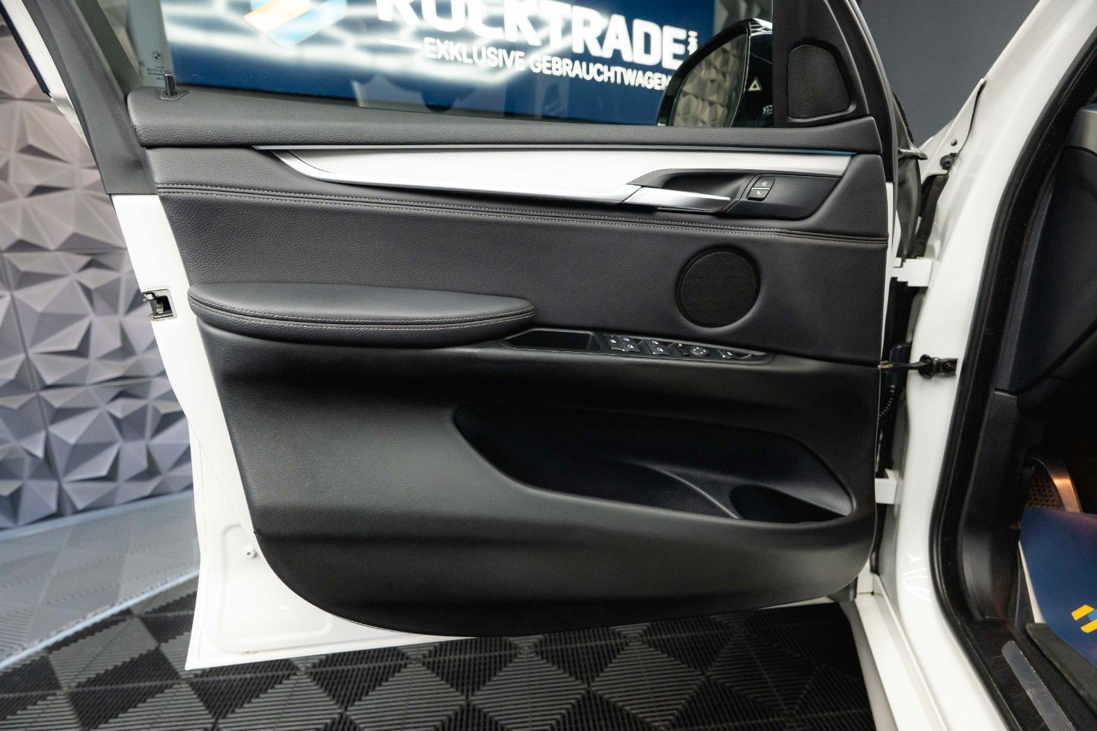 Fahrzeugabbildung BMW X5 xDrive 30d M Sport Shadow Line *ACC*LED*HU*