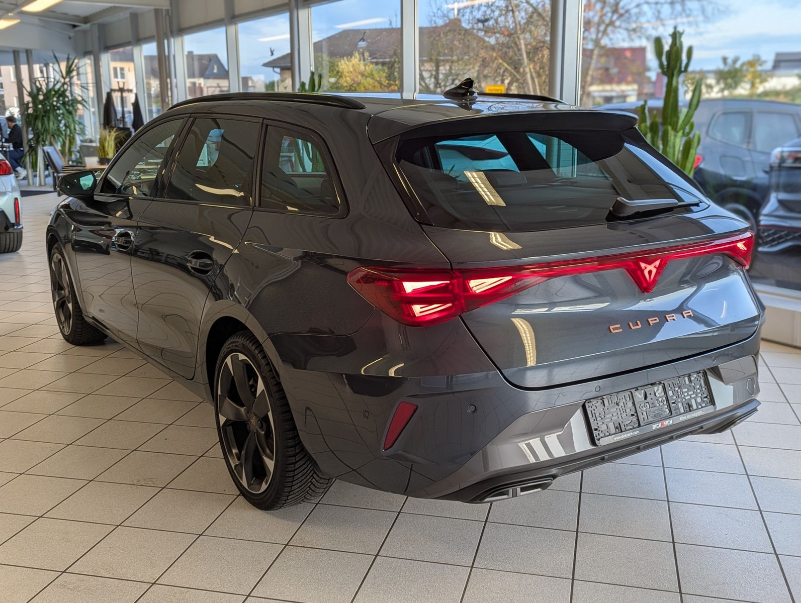 CUPRA Leon 2.0 TDI Intelligent-Dynamic-Edge-Pake Cam - Image 5