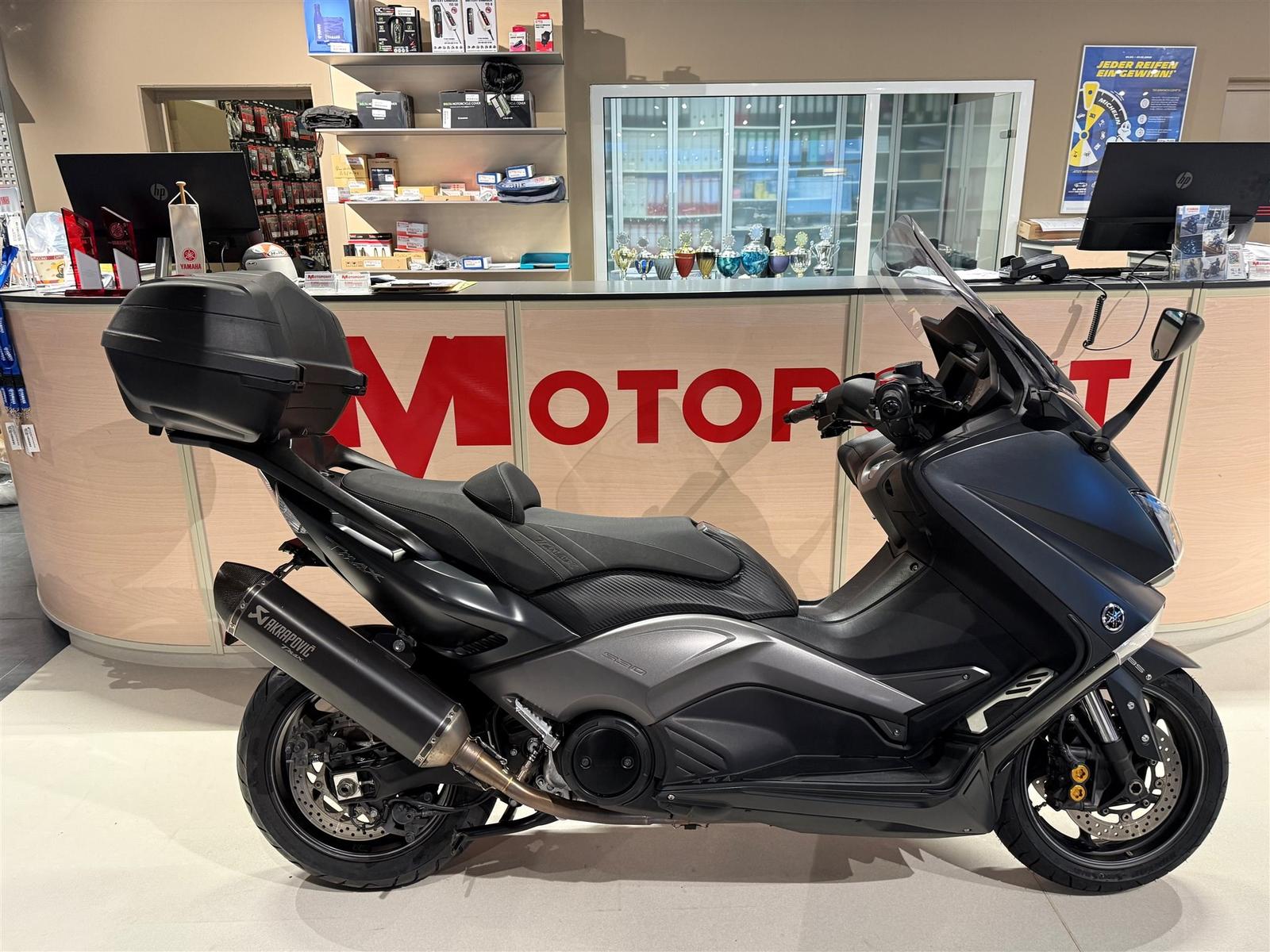 Yamaha T-MAX 530 Black Max inkl. Akrapovic + Topcase