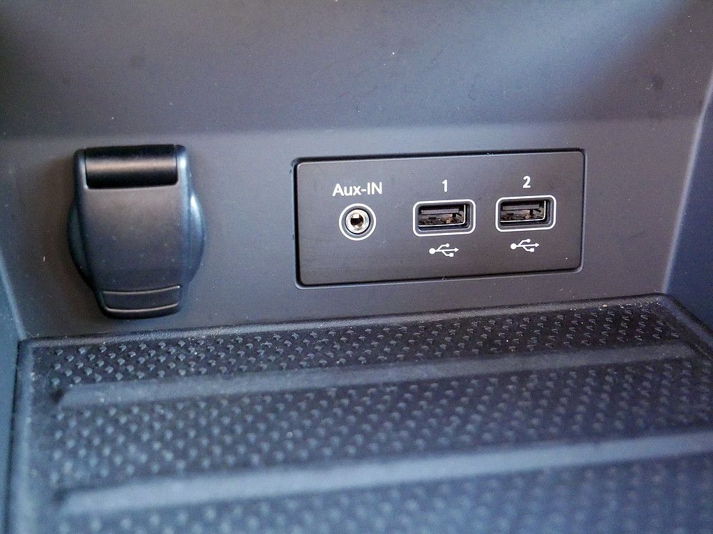 Fahrzeugabbildung Renault Captur Intens E-Tech Plug-In 160 NAVI AHK LED