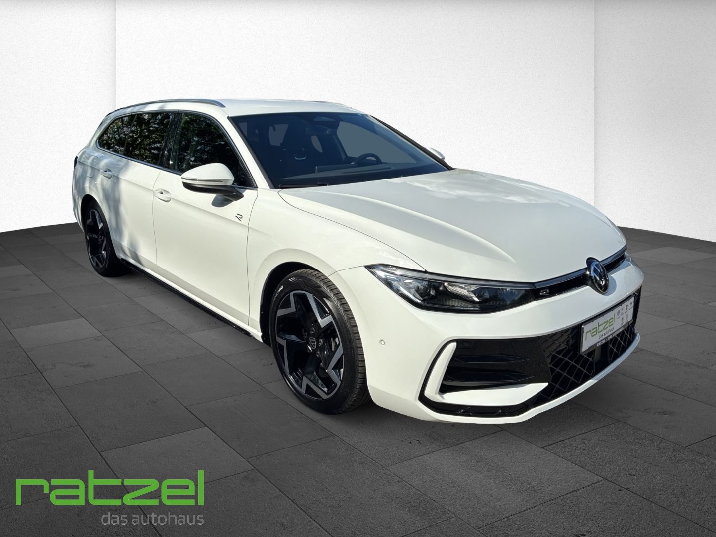 Fahrzeugabbildung Volkswagen Passat Variant R-line 2.0 TDI DSG R-Line Navi Ma